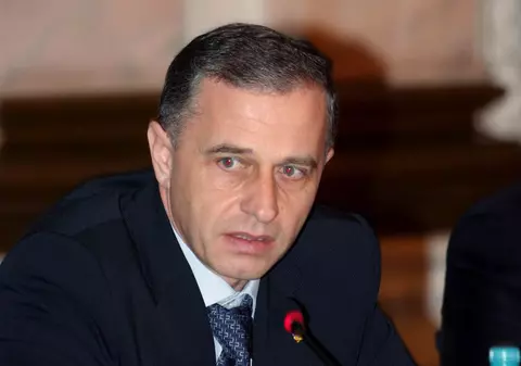 Cabinet cu 19 miniştri şi un vicepremier 