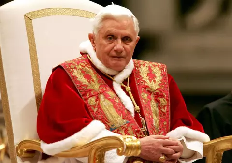 Viaţa Papei Benedict al XVI-lea ameninţată de echipa de rugby a Ţării Galilor 