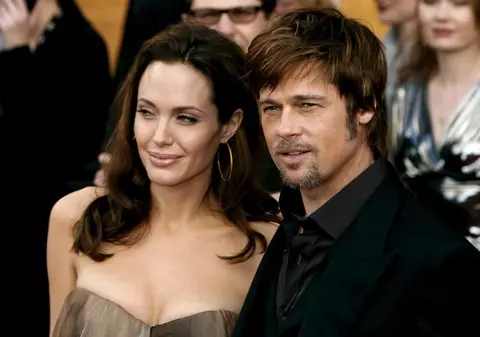 Brad Pitt nu a putut să-i cumpere cadou Angelinei