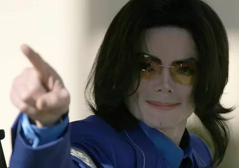 Michael Jackson stă cu chirie