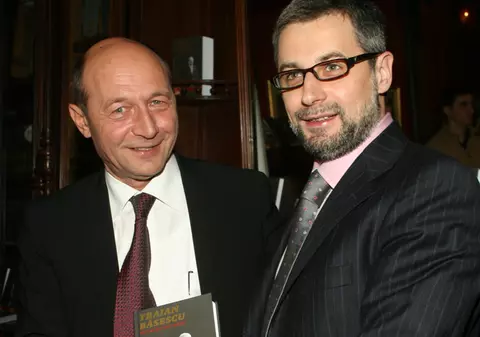 Naşul a scris o carte despre ... Băsescu
