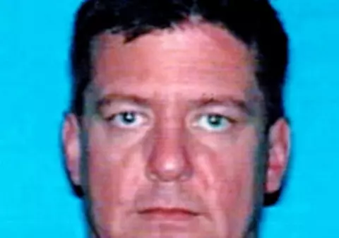 Criminalul degizat în "Moş Crăciun" a lăsat orfani 16 copii