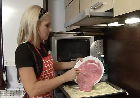 Adina de la Heaven se apucă de gătit după o pauză de cinci ani