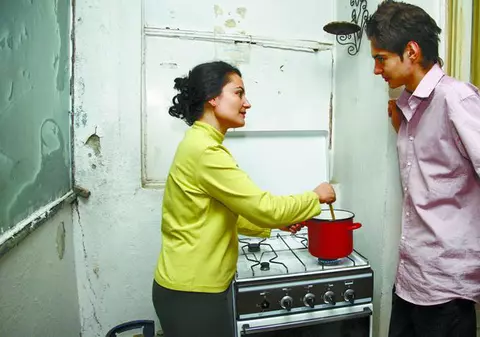 Aşa trăiesc Andrei şi mama sa, câştigătorii de la "Dansez pentru tine"