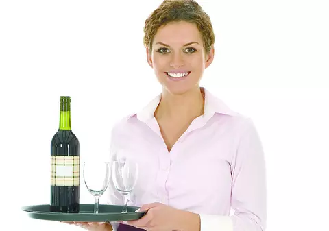 3.000 $ pentru chelneriţe, în SUA