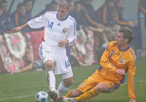 Cu maxi-taxi la naţională!