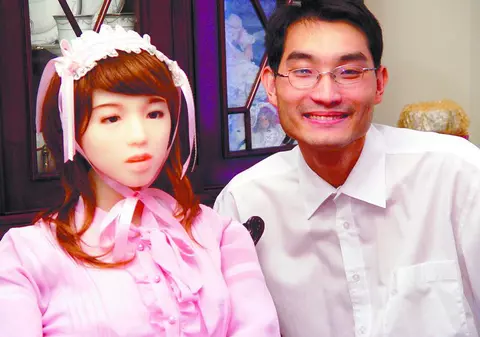 Iubita perfectă: roboţica Aiko