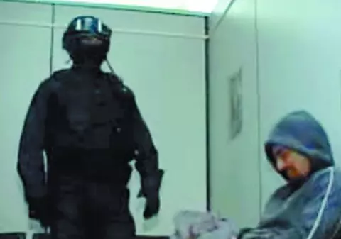 "Vreţi verigheta, tăiaţi-mi degetul"