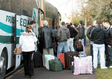 Omor pe autocarele care aduc români acasă