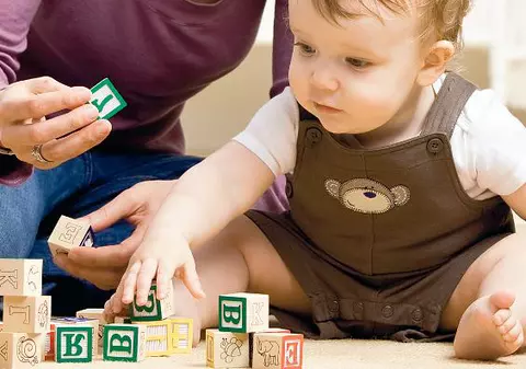 Cu cine îţi laşi copilul de Revelion?