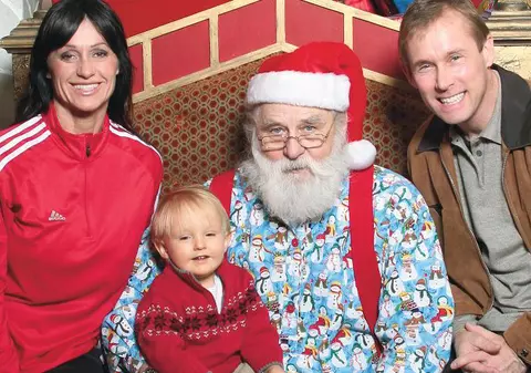 Nadia, acasă la Moş Crăciun