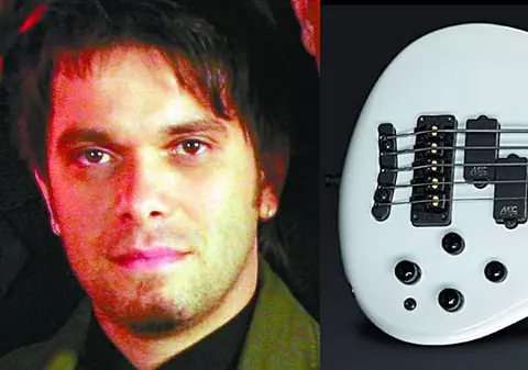 Florin de la Proconsul are cea mai scumpă chitară bass din România