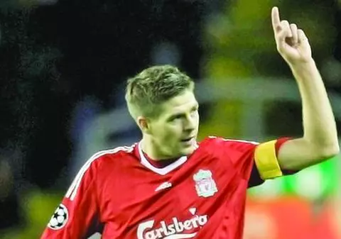 Ce familie de bătăuşi!