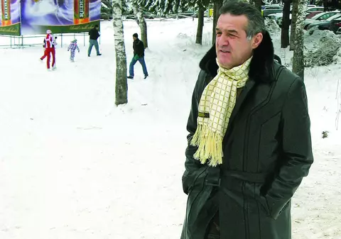 Gigi umblă creanga prin pădure