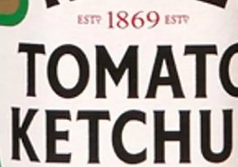 A băut 490 de grame de ketchup în 39 de secunde