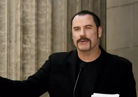 Travolta: "Am inima frântă!"