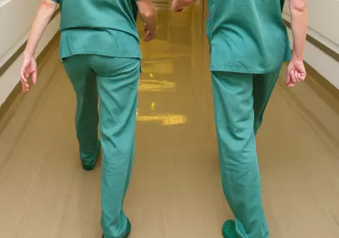 ŞOCANT! L-au lăsat să moară de foame, pe patul de spital!