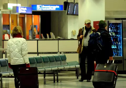 Cadavru găsit într-un bagaj în aeroport
