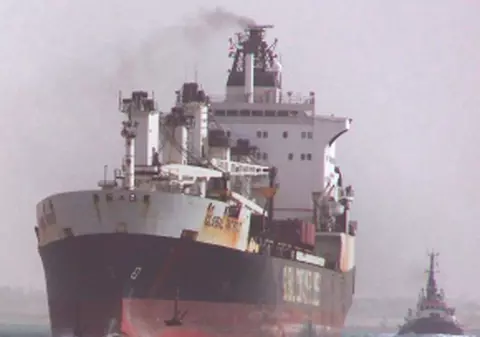 Navă norvegiană atacată de piraţi