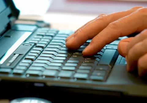 Un băieţel de opt ani, poreclit ”Mozart al computerelor”