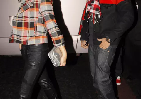 Rihanna e geloasă pe fanele lui Chris Brown
