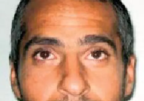 Voia să fie într-o închisoare din Anglia, ca să înveţe engleza