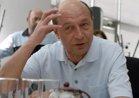Băsescu asculta convorbirile dintre Iliescu şi Geoană?