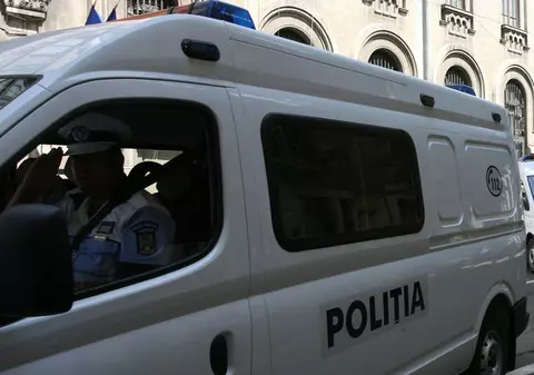 Minori la volanul unui autoturism furat