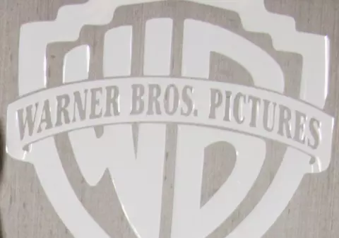 Studiourile Warner Bros concediază 800 de oameni