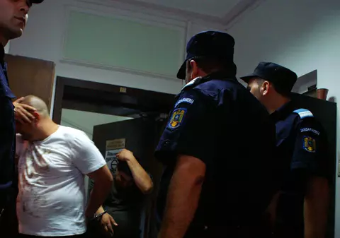 Fostul şef al Serviciului Permise Auto din Argeş, lăsat fără avere 