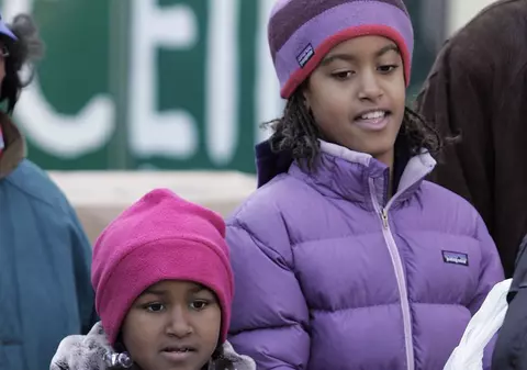 Au fost lansate păpuşile cu numele fiicelor lui Obama