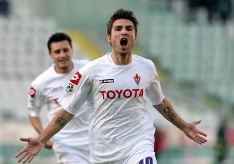 Mutu, mai popular decât Kaka sau Totti