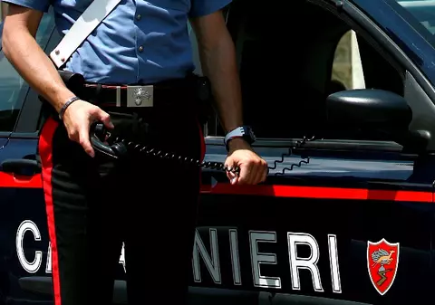 Un român din Italia s-a dat drept preot și a cerut bani pentru iertarea păcatelor. Ce a pățit