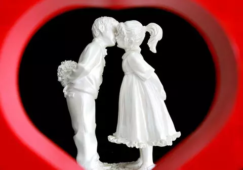 Tarom oferă de Valentine's Day două bilete la preţ de unu