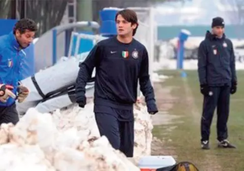 Chivu a tremurat de frig
