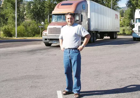 În America e şofer de TIR, în România, profesor