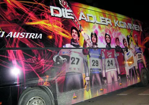 Ne-am plimbat cu autocarul Madonnei