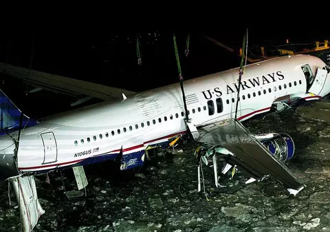 Pilotul-erou din SUA fuge de presă