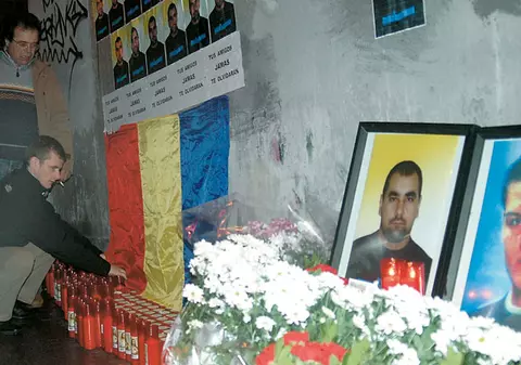 L-au plâns 1.500 de oameni