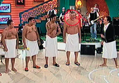 Rică Răducanu s-a dezbrăcat la PRO TV