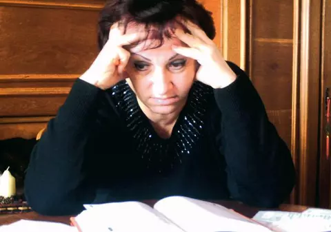 «Sunt îngropată în datorii»