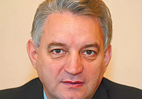 Sârbu şi Berceanu, campioni la concedieri