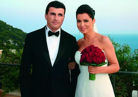 Iat-o pe Pătruleasa mireasă!