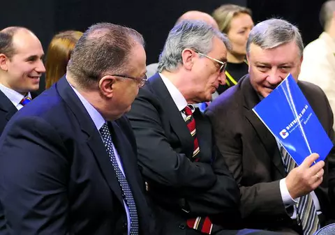 "Meritam mai multă atenţie"