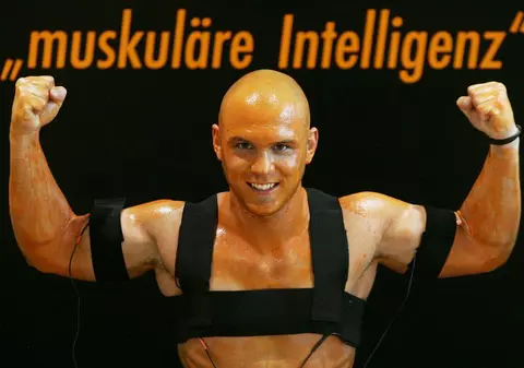 Un antrenor de fitness vrea să devină obez