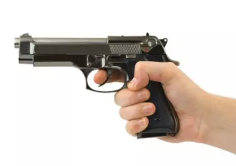 Şi-a zburat creierii cu pistolul din dotare