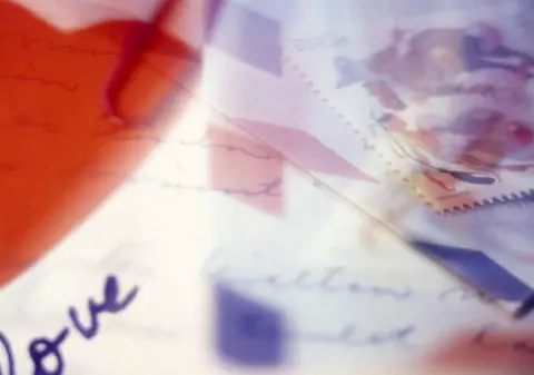 Sms-ul, cea mai folosită modalitate de exprimare a iubirii