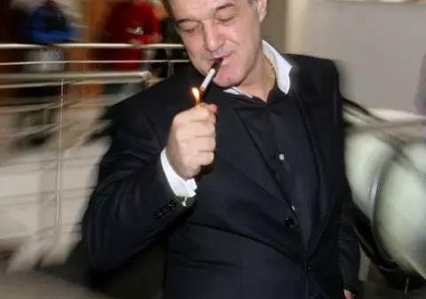 Becali, bănuit ca a spălat banii Cămătarilor