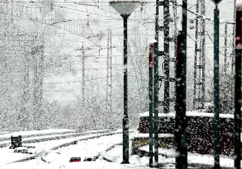 Nu a văzut linia ferată şi a fost călcat de tren