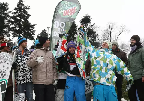 S-au întrecut în sărituri cu snowboard-ul... în Bucureşti